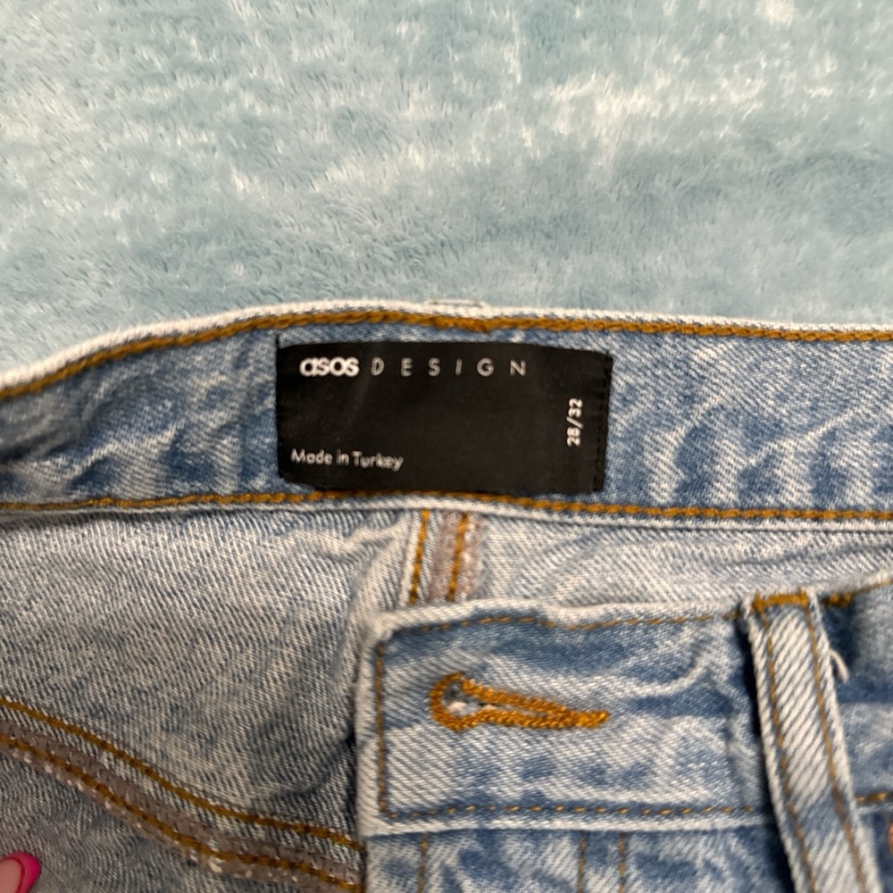 ASOS DESIGN Light Washed Jeans - Picture 4 of 4